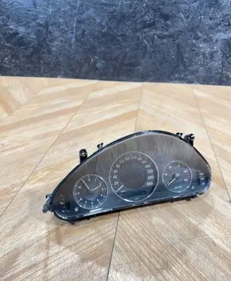 Mercedes-Benz E W211 Speedometer (instrument cluster) A2115400447 110080284009 005731