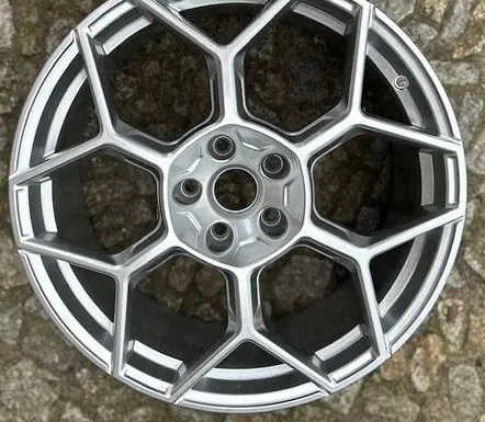Lamborghini LP 640-4 R20 alloy rim 4LA601017