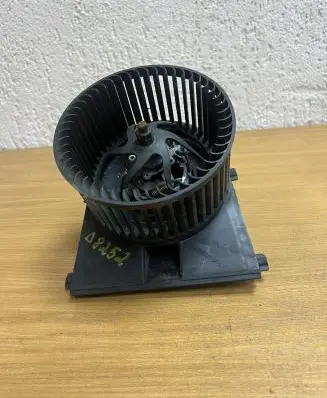 Volkswagen Golf IV Air conditioning (A/C) fan (condenser) H35657880E D8252