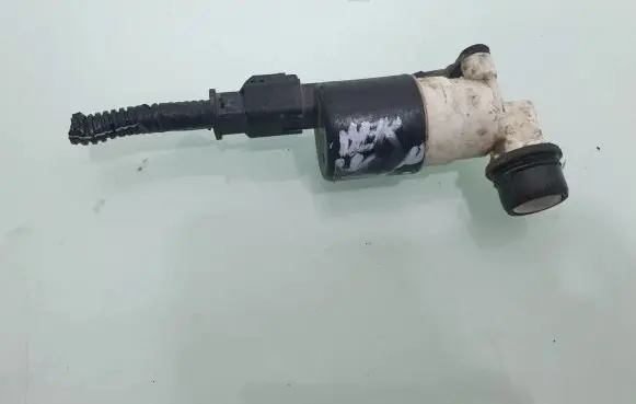 Citroen Berlingo Windscreen/windshield washer pump 9632984980