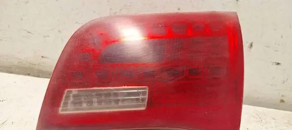 Tailgate rear/tail lights