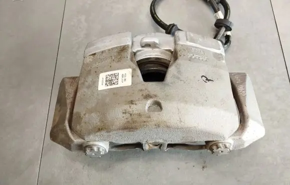 Front brake caliper