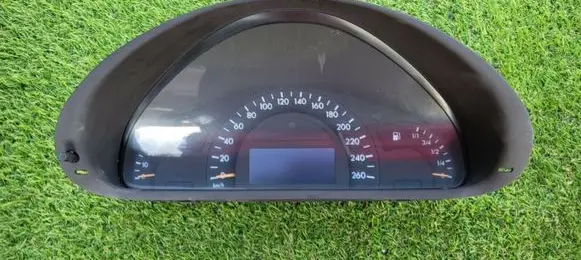 Mercedes-Benz C W203 Speedometer (instrument cluster) A2035401347