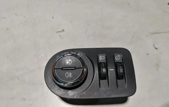 Opel Zafira C Light switch 13294817