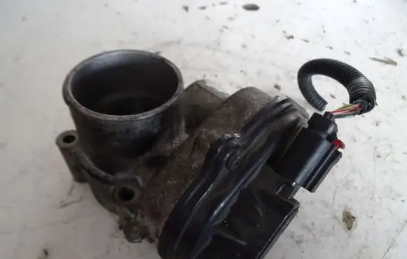 Ford Focus Throttle valve 4F9U9E928CA