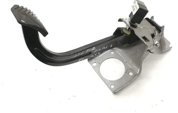 KIA Rio Brake pedal