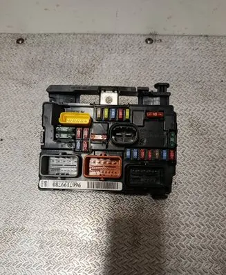 Peugeot 308 BSM Control unit 9667199780