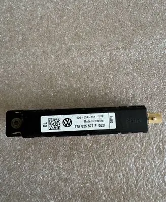 Volkswagen Jetta USA Aerial antenna amplifier 17A035577F