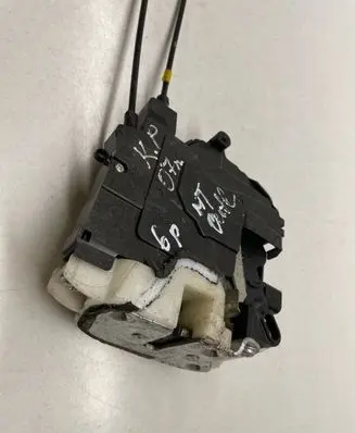 Mitsubishi Outlander Front door lock
