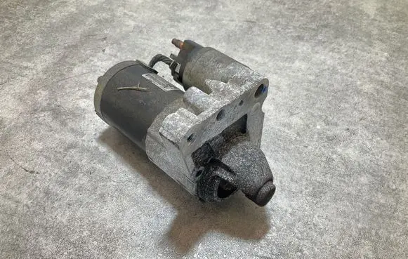 Peugeot 2008 I Starter motor 9801667780 M000T22473