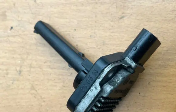BMW X1 E84 Oil level sensor 7501786
