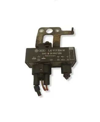Volkswagen Polo V 6R Coolant fan relay 1J0919506M 898967000