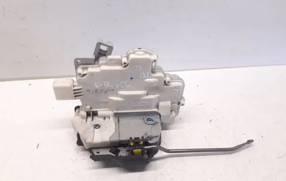 Audi A4 S4 B7 8E 8H Front door lock 8E2837015AA