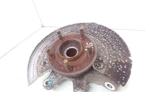 Rear wheel hub spindle/knuckle