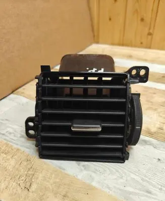 Toyota Auris 150 Dashboard side air vent grill/cover trim 9474