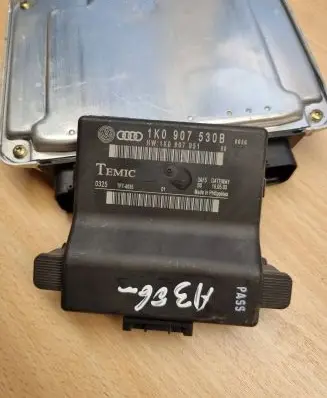 Audi A3 S3 8P Gateway control module 1K0907530B 1K0907951