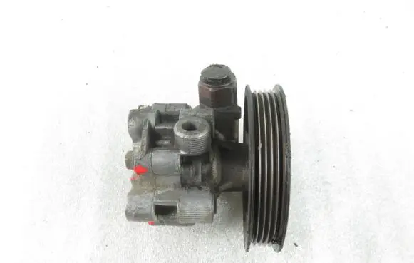 Toyota RAV 4 (XA20) Power steering pump
