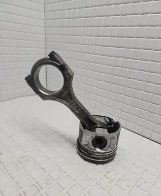 Piston with connecting rod