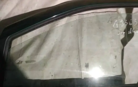 Seat Alhambra (Mk1) Front door window glass four-door as2