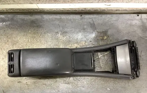 Mercedes-Benz C W203 Center console E037611021