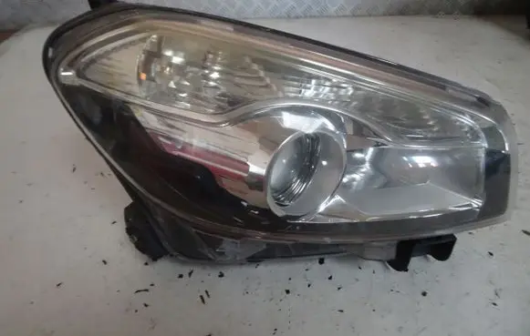 Nissan Qashqai Headlight/headlamp
