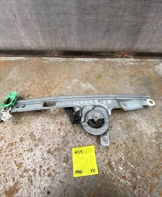 Renault Scenic II - Grand scenic II Front door window regulator with motor 