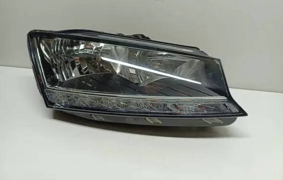 Skoda Fabia Mk3 (NJ) Headlight/headlamp 6V1941016D