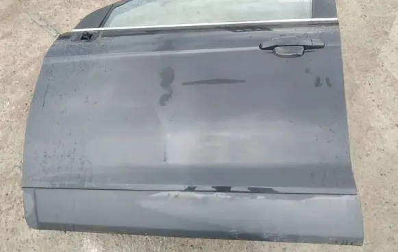 Chevrolet Captiva Front door JUODOS
