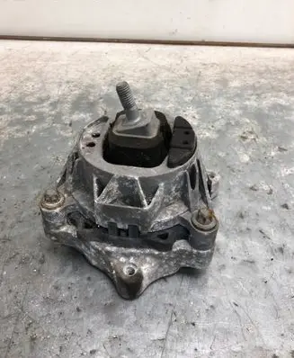 BMW 1 F20 F21 Engine mount bracket 6859411