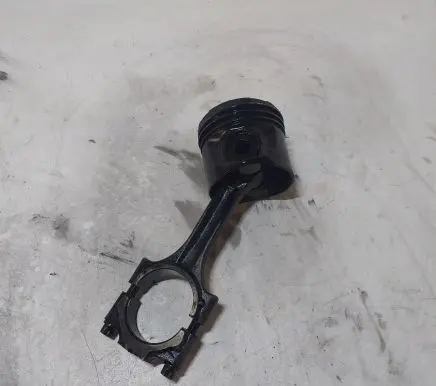 Volvo V70 Piston with connecting rod