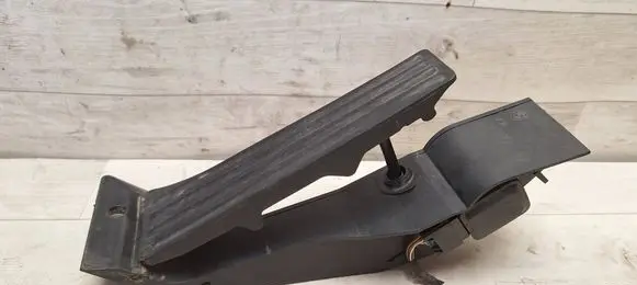 BMW 1 E81 E87 Accelerator throttle pedal 6766931 25916010 676693101