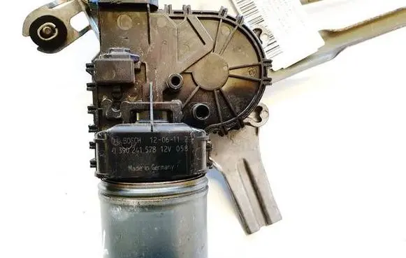 Peugeot 208 I Wiper motor 0390241578