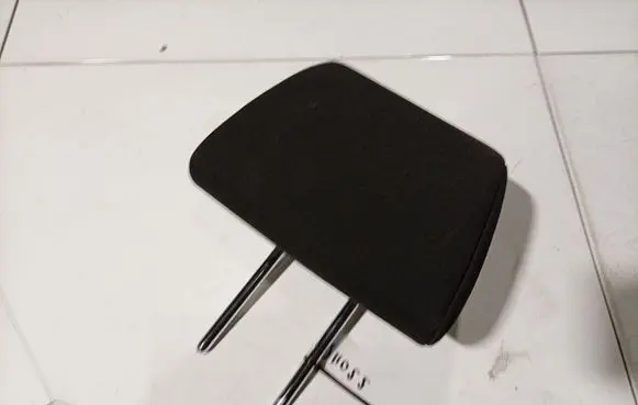 Peugeot 207 Front seat headrest 