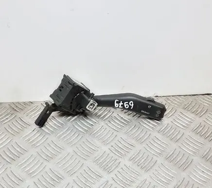 Skoda Octavia Mk2 (1Z) Wiper control stalk 1K0953519A CZK03 01203506