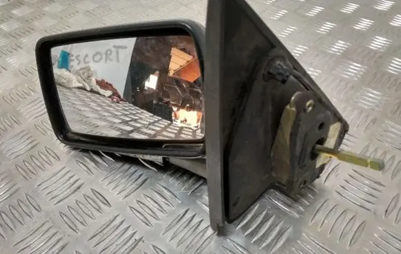 Ford Escort Manual wing mirror 91AB17683