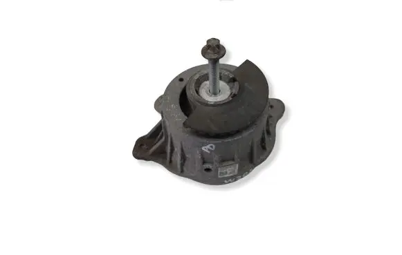 Mercedes-Benz C W205 Engine mount bracket A2052406717