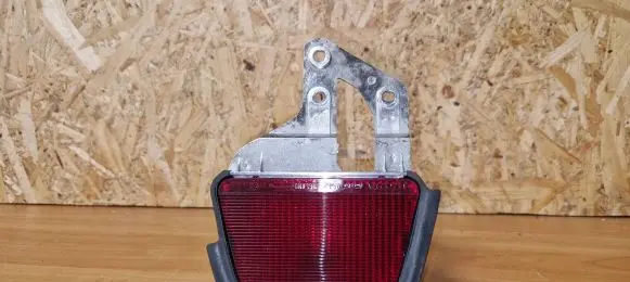 Toyota Avensis T250 Third/center stoplight E130892
