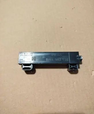 Audi A3 8Y Keyless system antenna 5WA962132