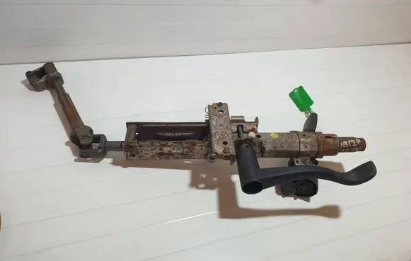 Seat Ibiza IV (6J,6P) Steering wheel axle 6R0905851