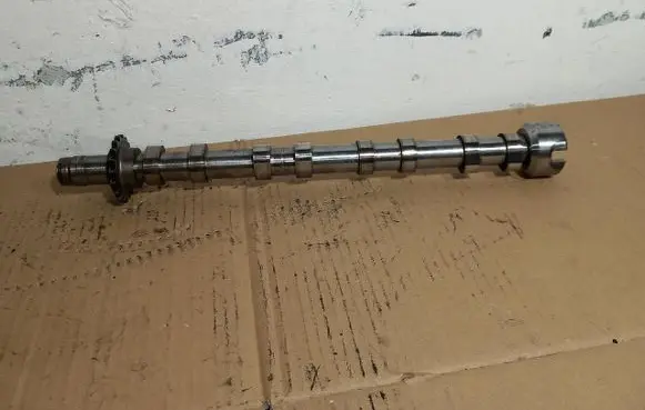 Peugeot 3008 I Camshaft 9804424280