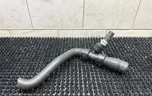 Volvo V60 Engine coolant pipe/hose S4000269