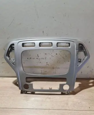 Ford Mondeo MK IV Radio/GPS head unit trim 7s7118522