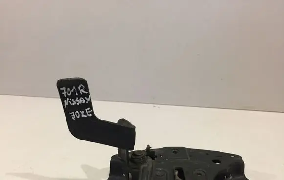 Nissan Juke I F15 Engine bonnet/hood lock/catch 1K1144