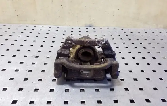 Honda CR-V Rear brake caliper