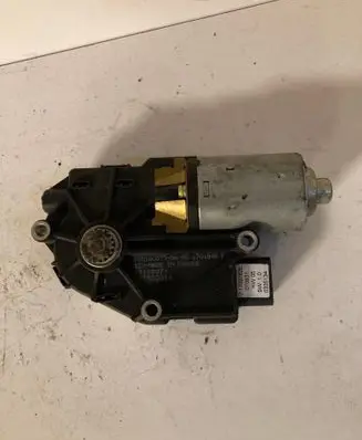 Volvo S60 Sunroof motor/actuator 39879428