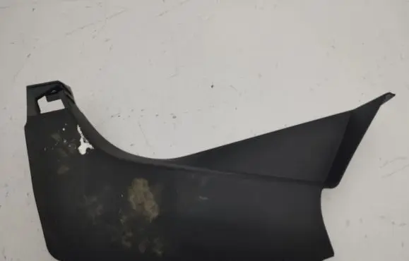 Foot area side trim