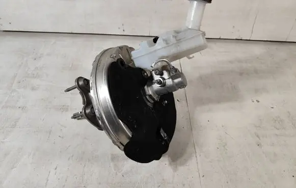 Renault Captur II Brake booster 472106191R