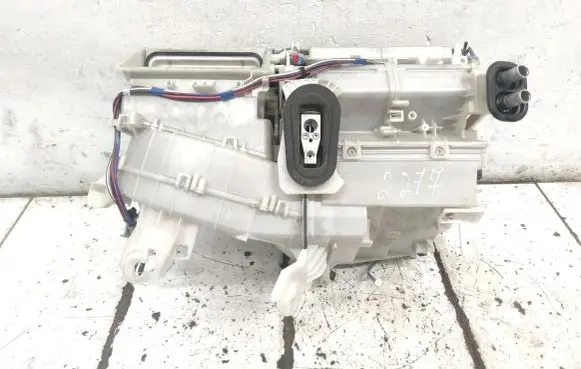 Toyota RAV 4 (XA40) Interior heater climate box assembly housing 8701042760 4432707163 0948000221