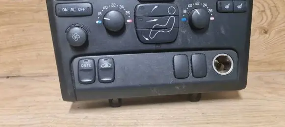 Volvo XC90 Climate control unit 8682734
