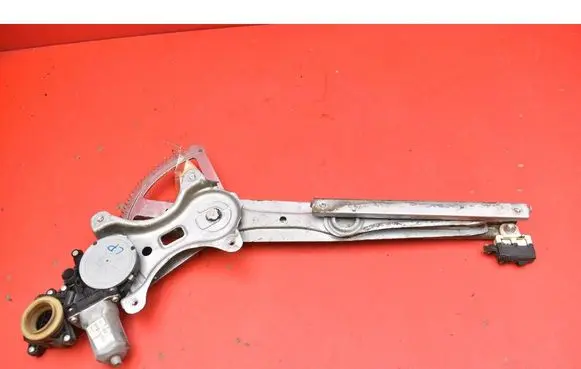 Toyota Corolla Verso E121 Front door window regulator with motor 698200F010